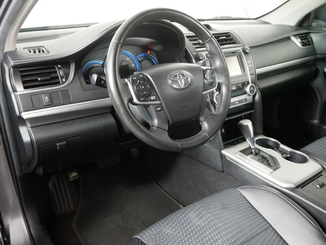 Used 2014 Magnetic Gray Metallic Toyota SE image 10
