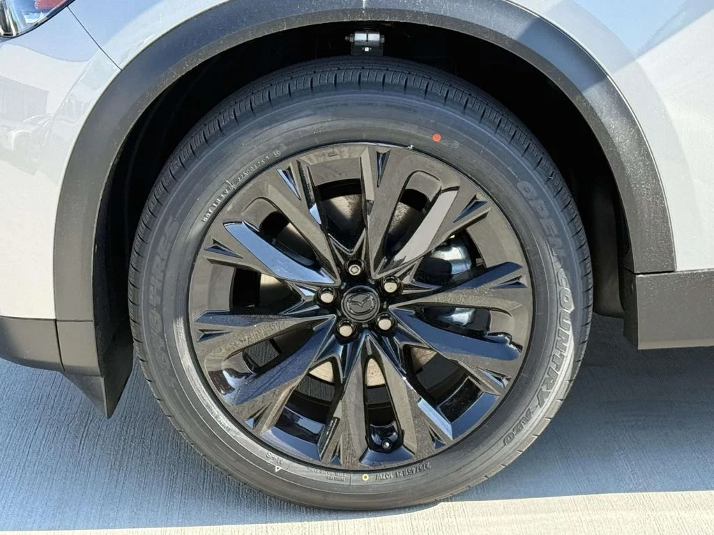 New 2026 Platinum Mazda 3.3 Turbo Premium image 11