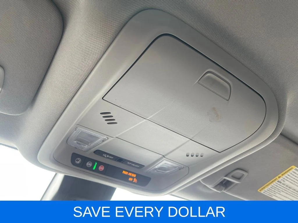 Used 2022 White Chevrolet LT image 21