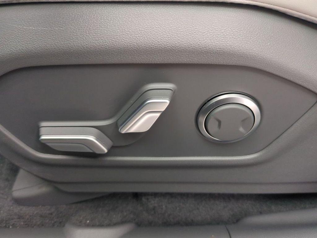 New 2026 White Hyundai SEL FWD image 24