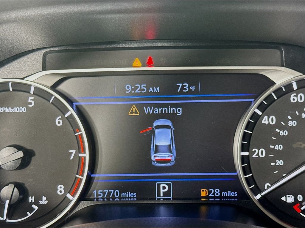 Used 2025 Glacier White Nissan 2.5 SV image 15