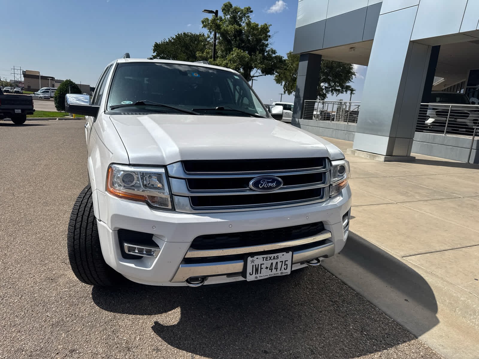 Used 2017 White Platinum Metallic Tri-Coat Ford Platinum image 6
