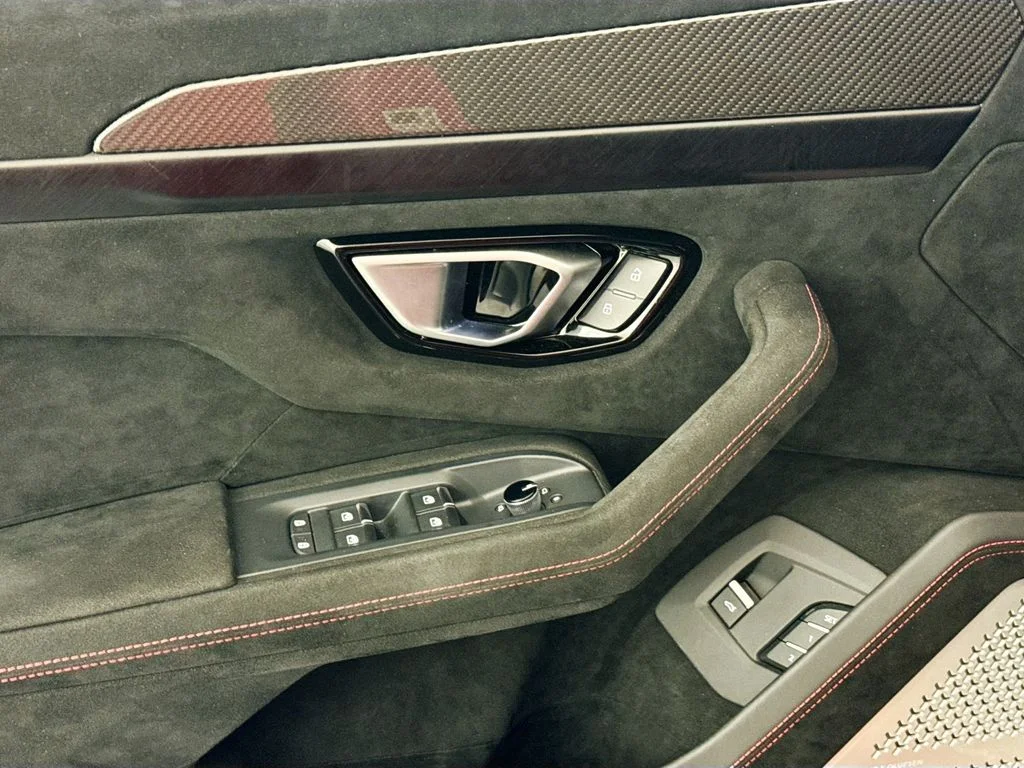 Used 2023 Rosso Mars Metallic Lamborghini Performante image 18