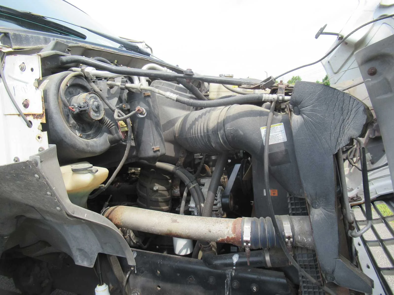 Used 2003 Oxford White Ford XL image 27