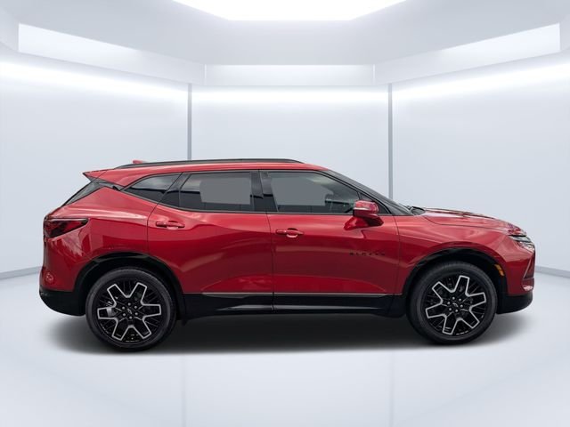 Used 2025 Red Chevrolet RS image 2