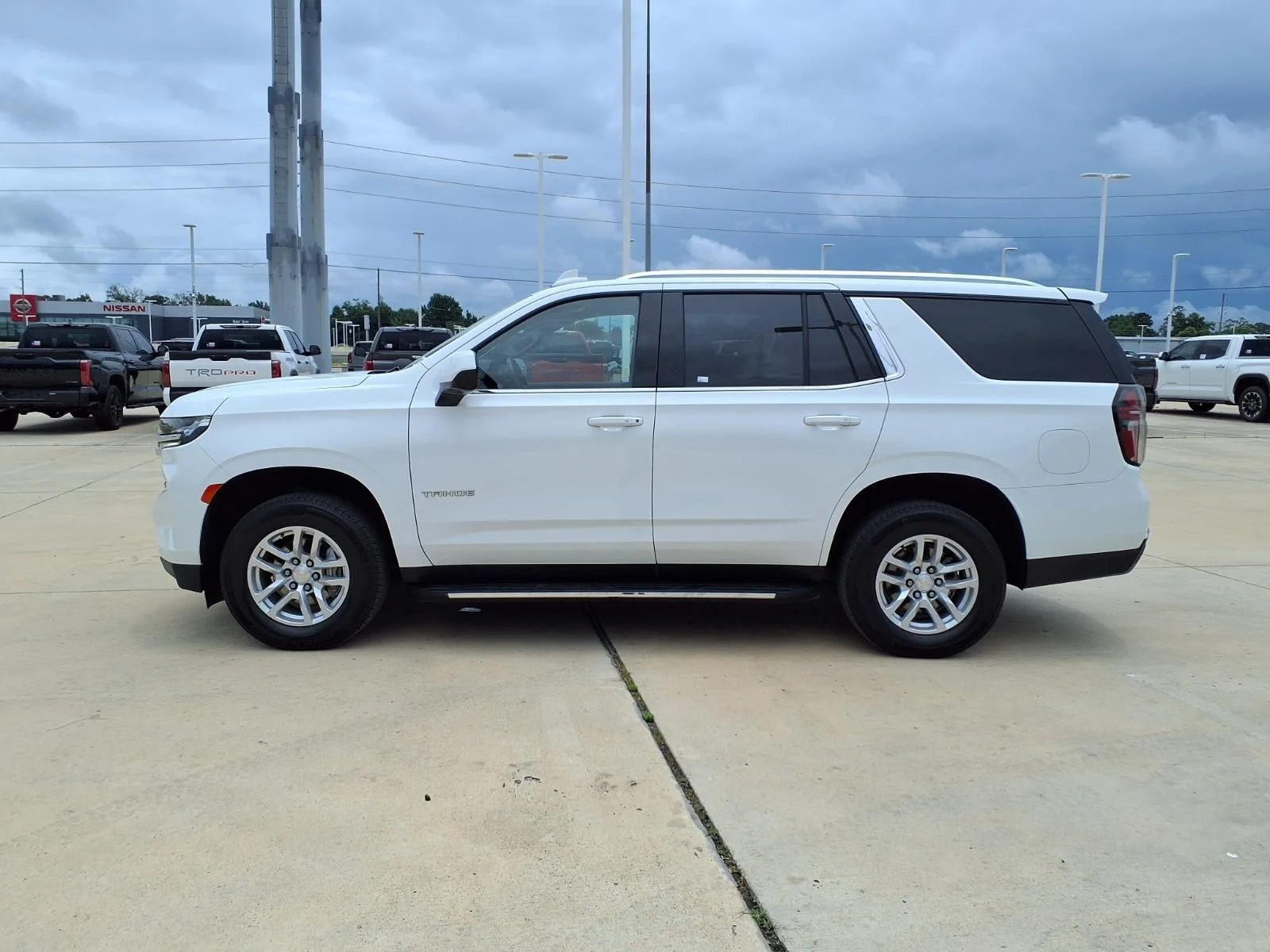 Used 2023 White Chevrolet LS image 9