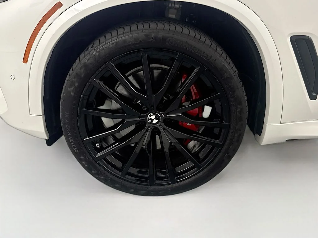 Used 2021 White BMW sDrive40i image 31