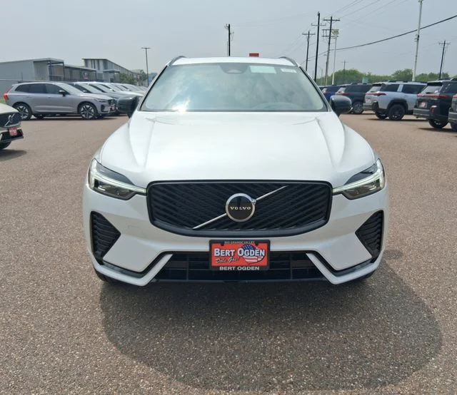 New 2026 Crystal White Volvo Core image 2