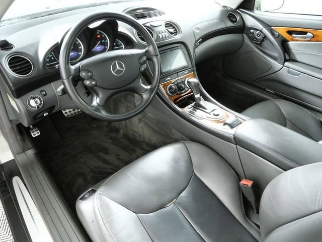 Used 2005  Mercedes-Benz SL 500 image 4