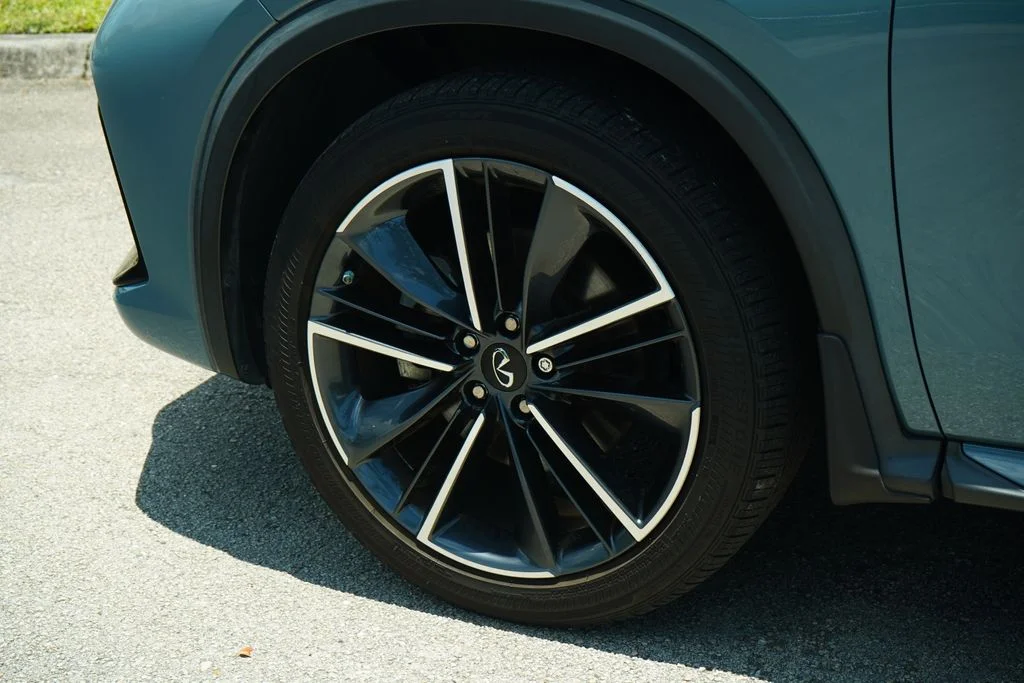 Used 2023 Gray INFINITI SPORT image 4
