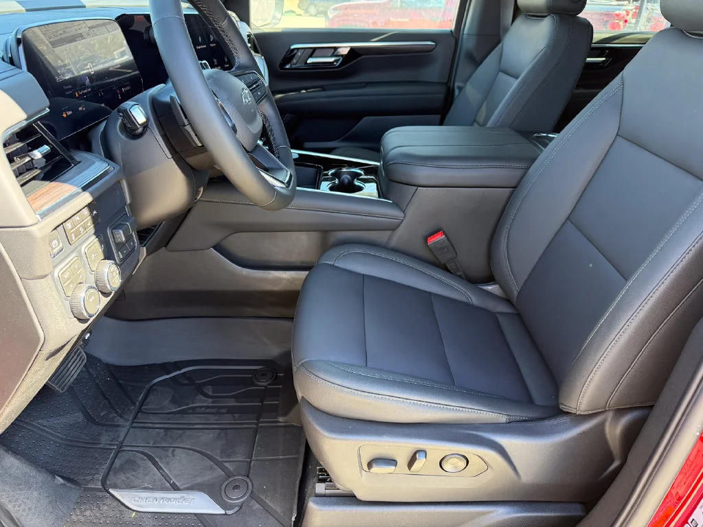 2027 Chevrolet Tahoe Z71 - Photo 14