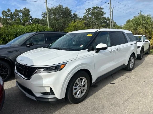 Used 2023 White Kia LX Seat Package image 5
