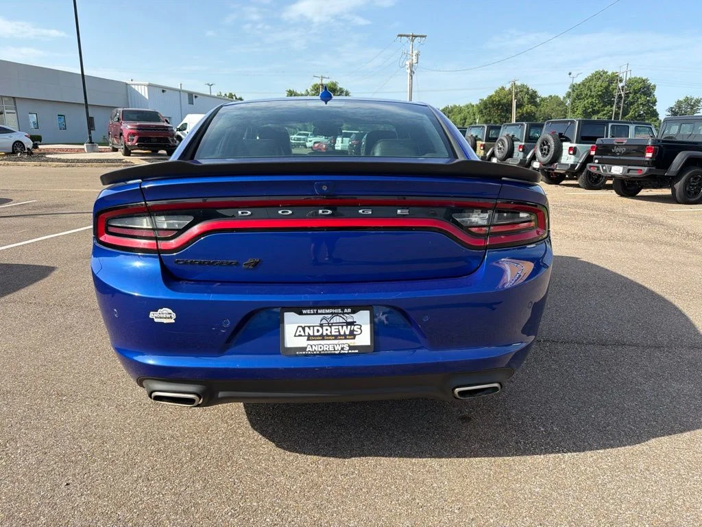 Used 2019 Indigo Blue Dodge SXT image 5
