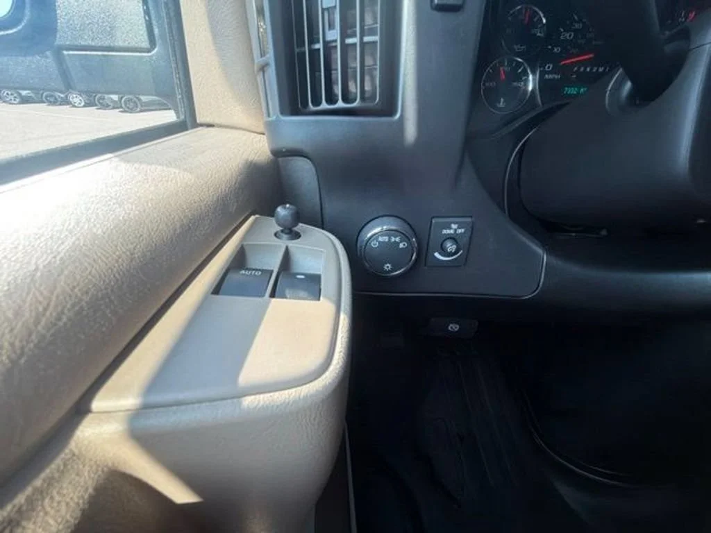2025 Chevrolet Express Cargo Work Van - Photo 40