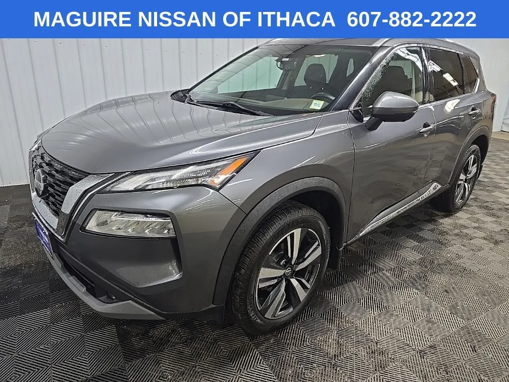 Used 2021 Gray Nissan SL image 8
