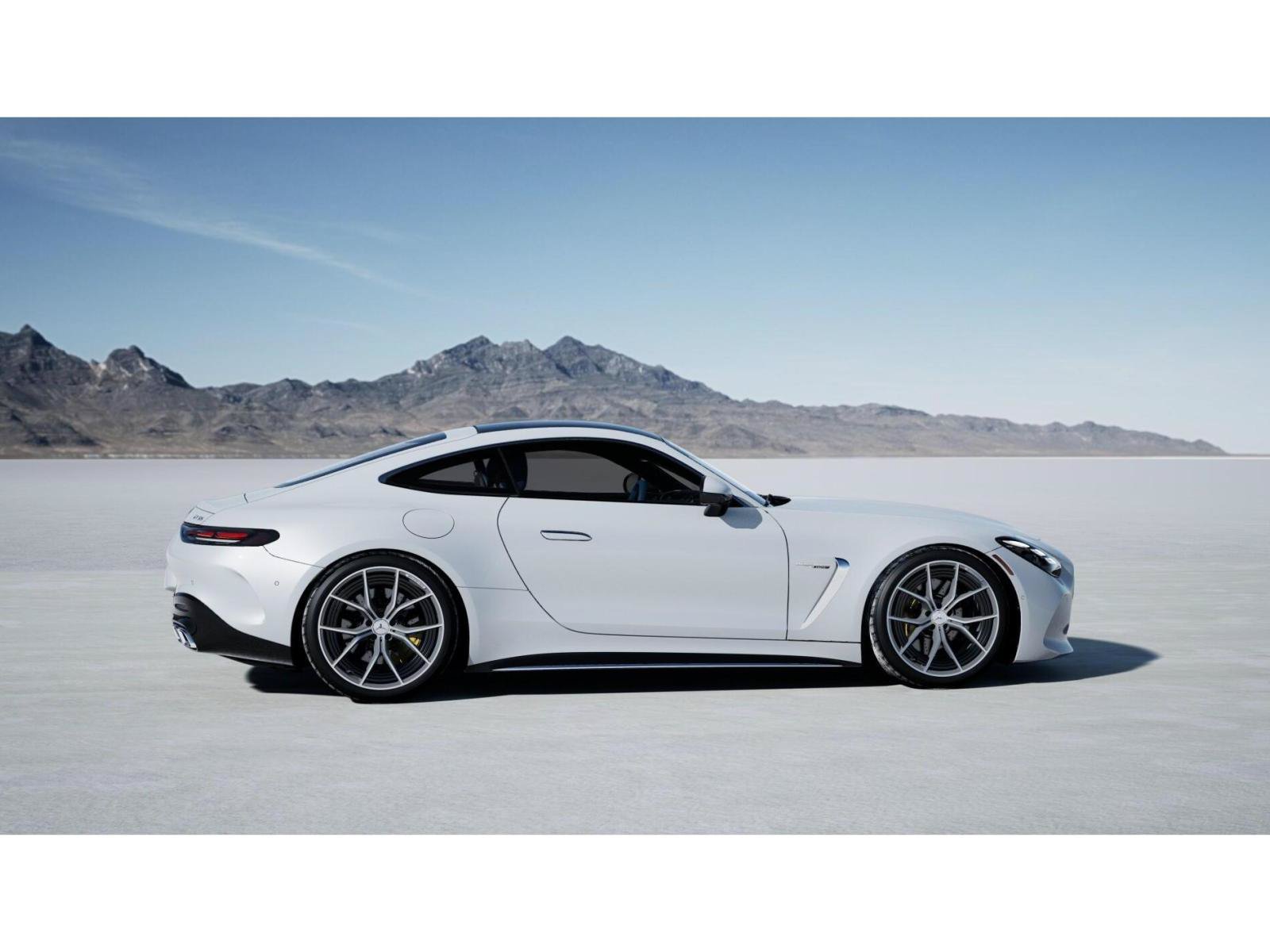 New 2027 MANUFAKTUR Moonlight White Metallic Mercedes-Benz  image 17