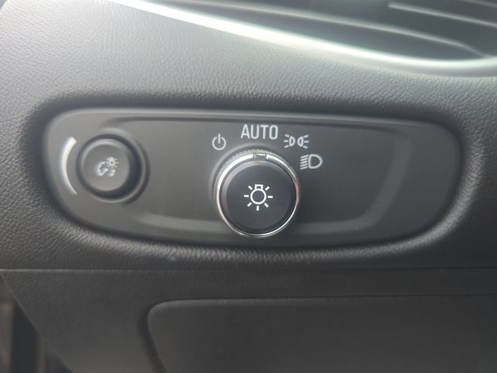 Used 2022 MINERAL GRAY METALLIC Chevrolet LT image 15