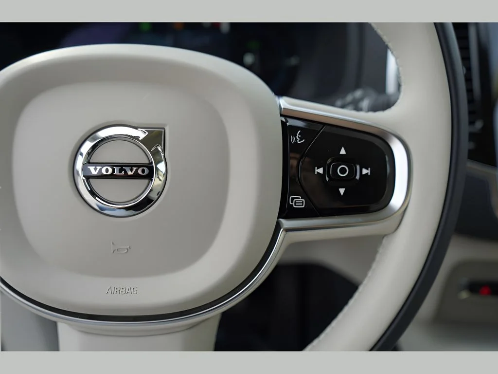 2025 Volvo XC90 Plus - Photo 14