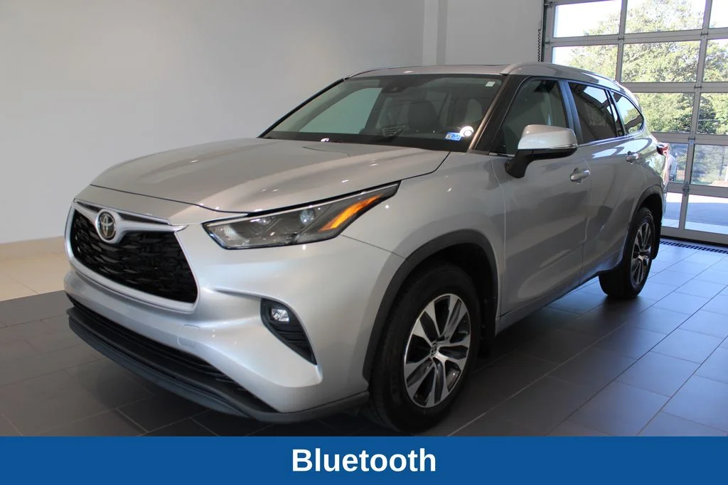 Used 2024 Silver Toyota XLE image 13