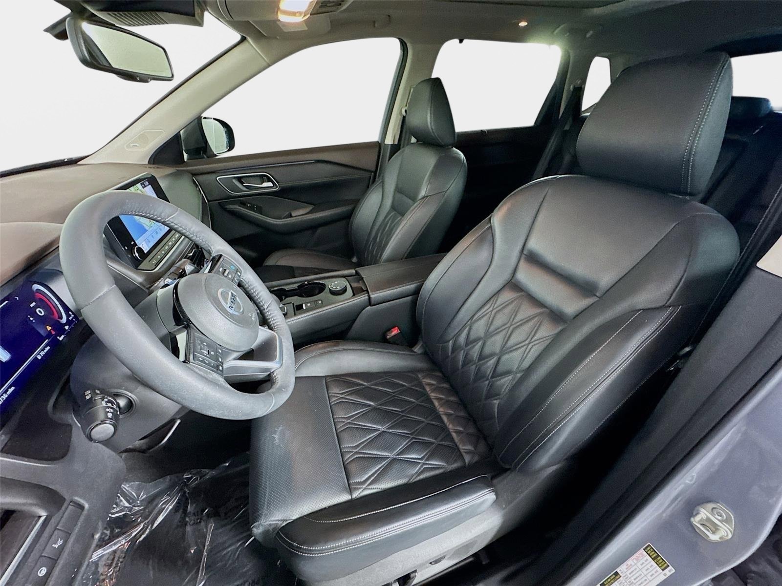 Used 2021 Boulder Gray Pearl Nissan Platinum image 11