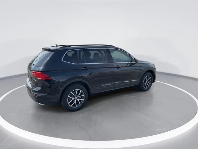 Used 2019 Black Volkswagen 2.0T SE image 8