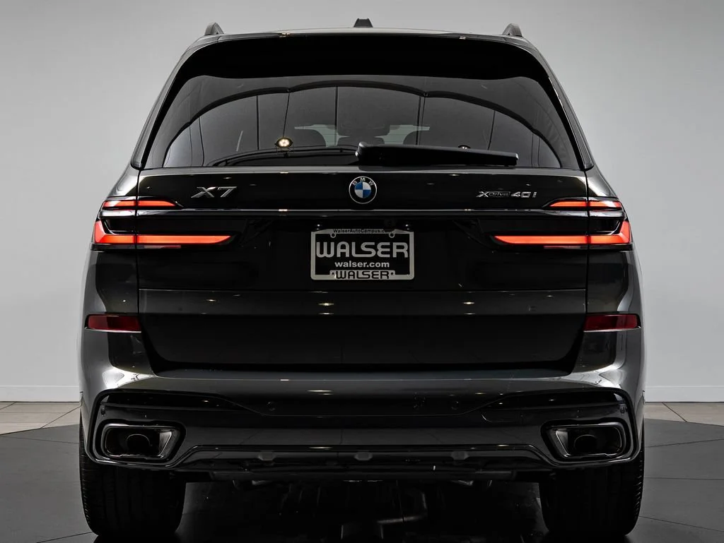 New 2027 Dravit Grey Metallic BMW xDrive40i image 7