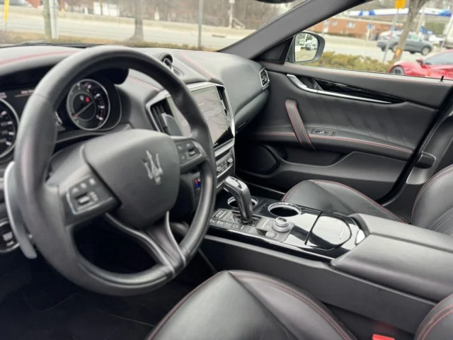 Used 2022 Nero Ribelle Metallic Maserati Modena Q4 ~NERO/ROSSO /Pieno Fiore image 17