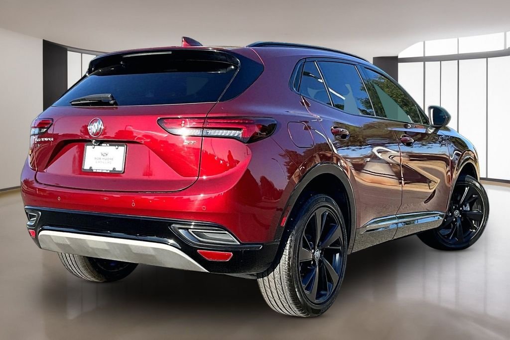 Used 2022 Red Buick Preferred image 2