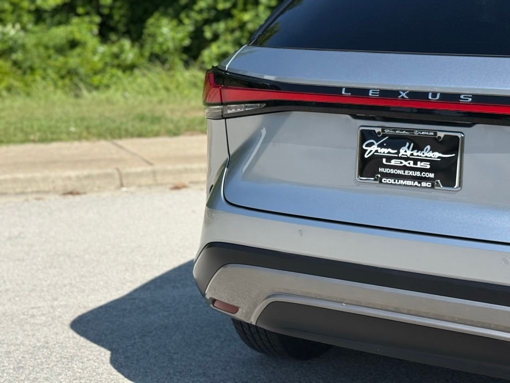 Used 2023 Silver Lexus 350 Luxury image 12
