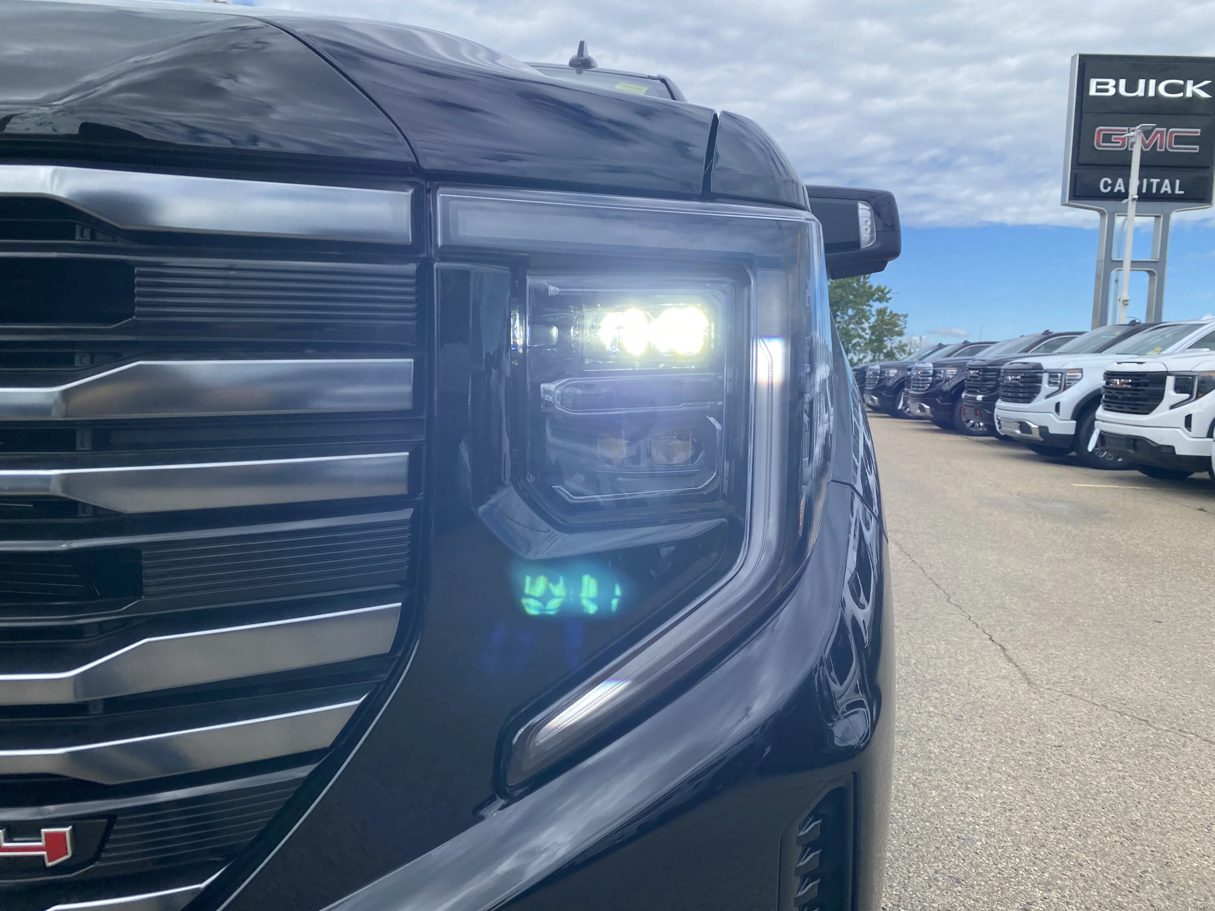 New 2026 ONYX BLACK GMC AT4 image 10