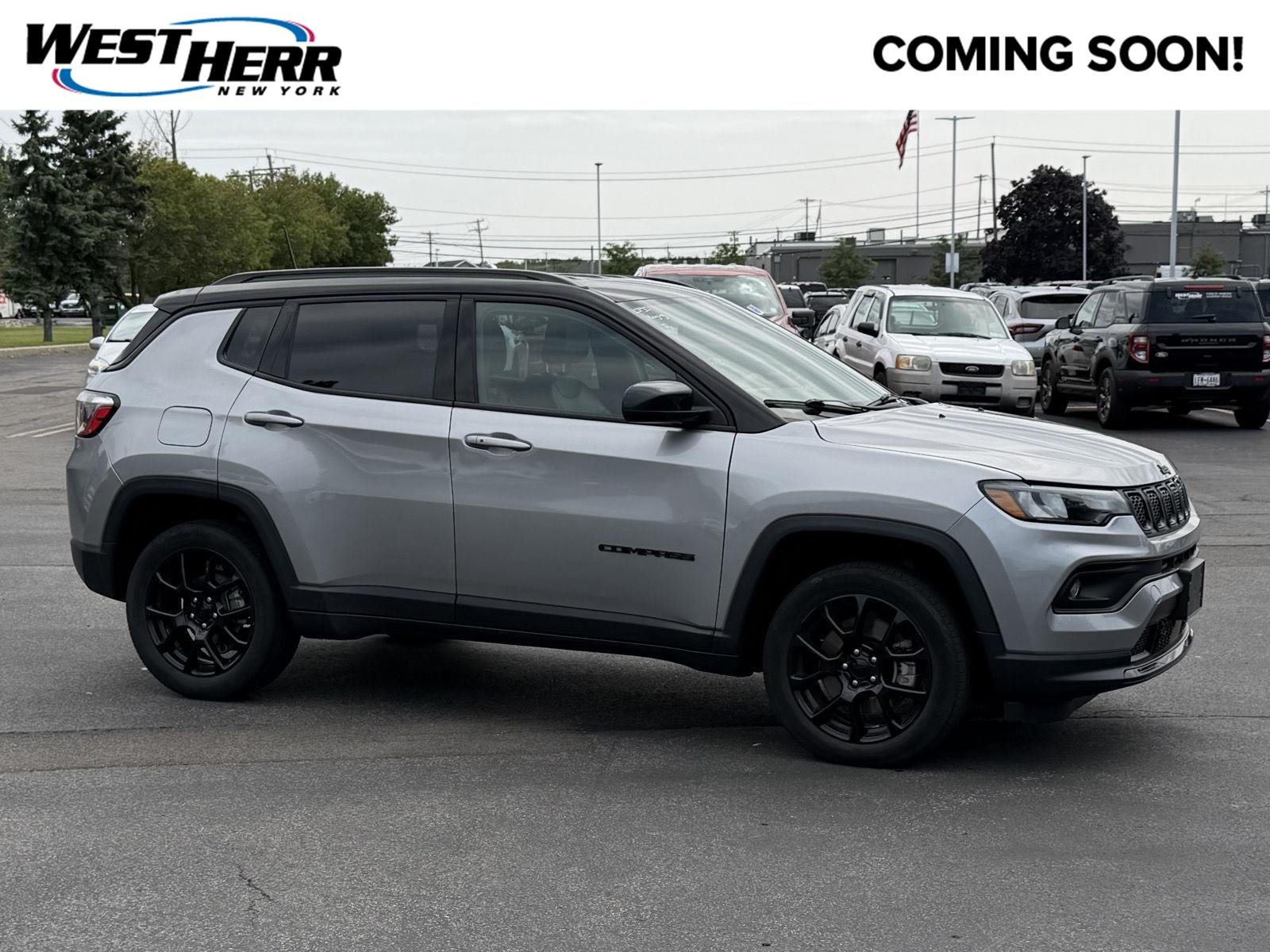Used 2023 Billet Silver Metallic Clearcoat Jeep Altitude image 1