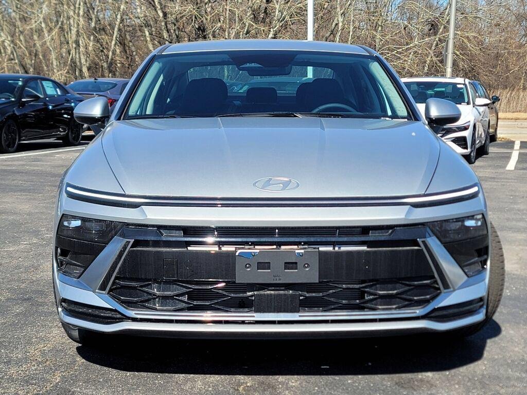 New 2026 Silver Hyundai SEL Sport image 4