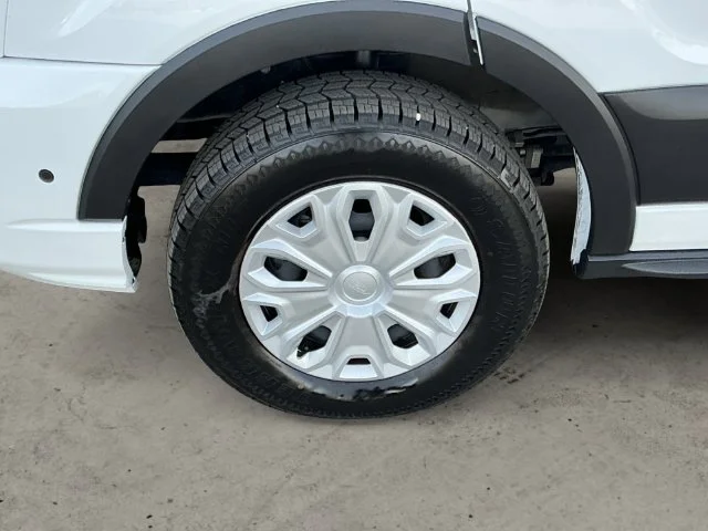 Certified Used 2025 Oxford White Ford XLT image 9