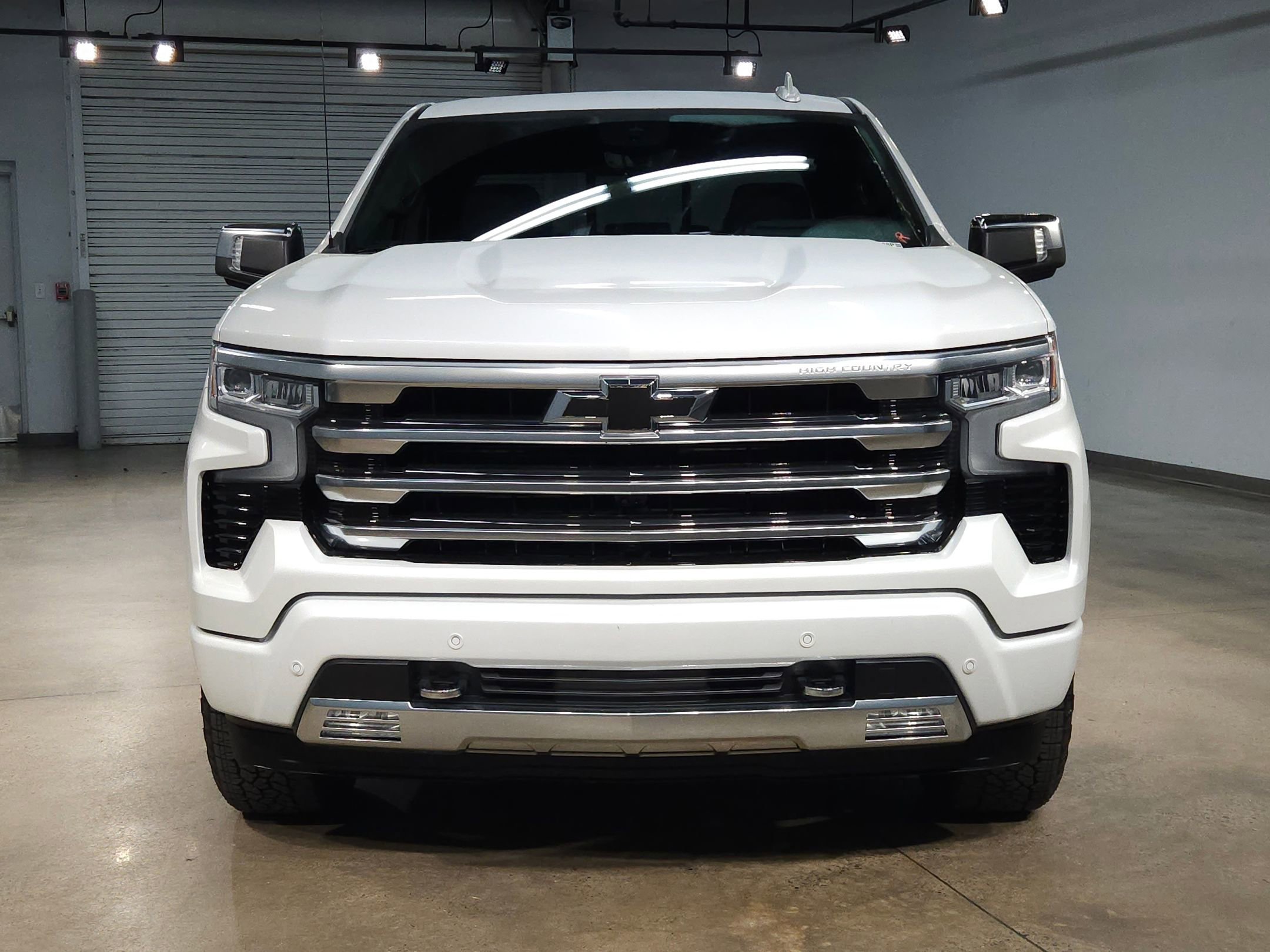 Used 2025 Chevrolet Silverado 1500 High Country with VIN 1GCUKJEDXSZ103728 for sale in Little Rock