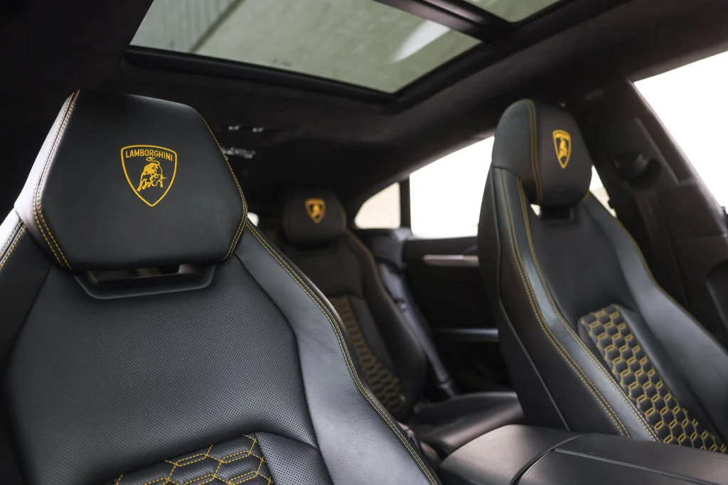 Used 2019 Yellow Lamborghini Base image 37