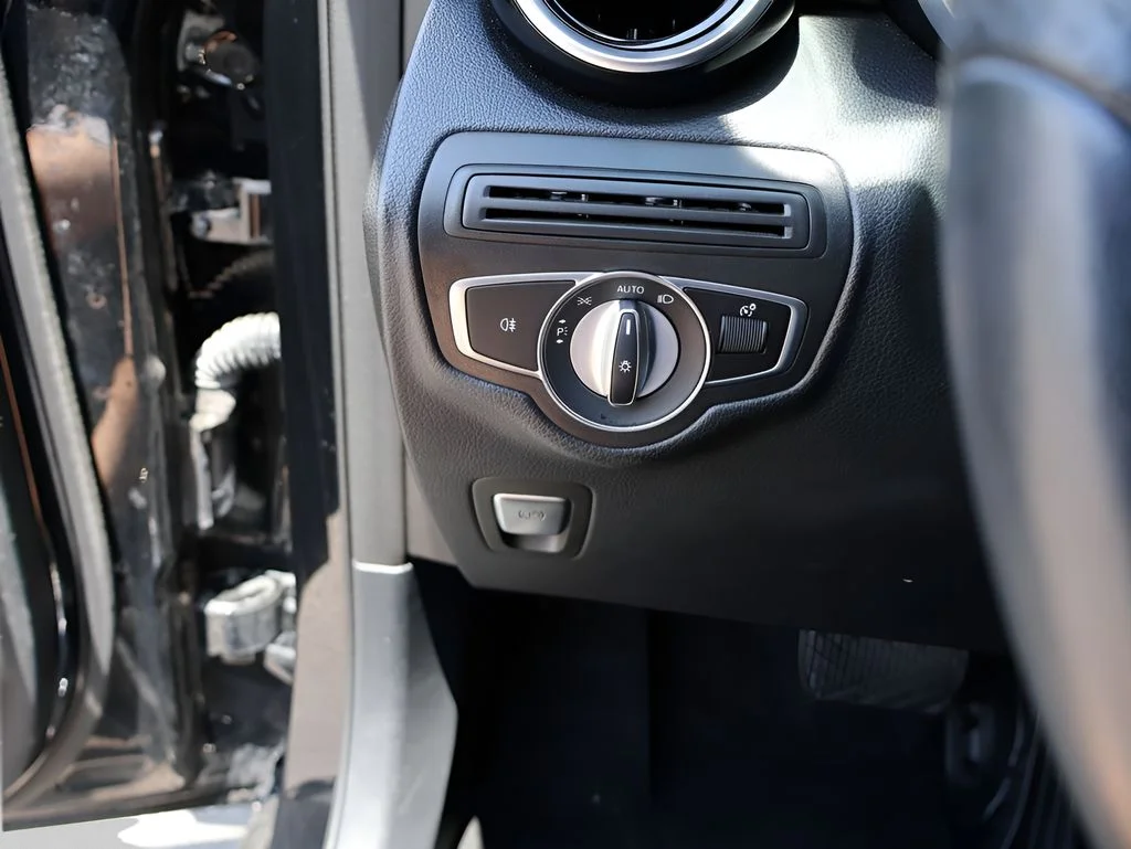 Used 2019 Black Mercedes-Benz GLC 300 image 32