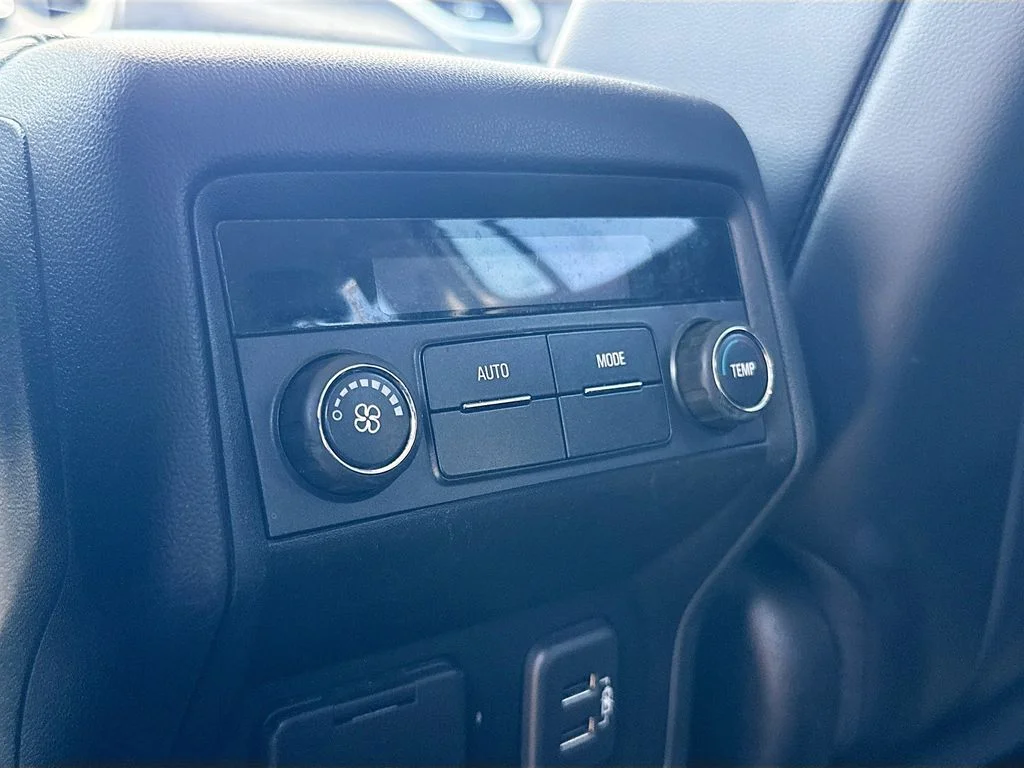 Used 2019 Silver GMC SLT-1 image 28
