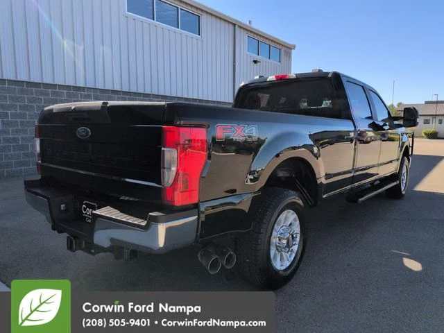 Used 2022 Black Metallic Ford  image 3