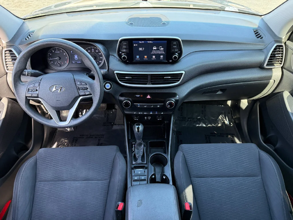 Used 2019  Hyundai Value image 19