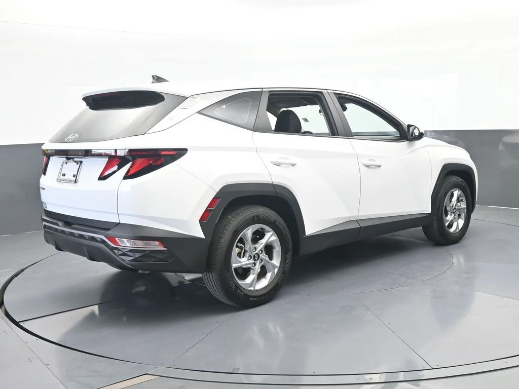 Used 2024 White Pearl Hyundai SE image 6