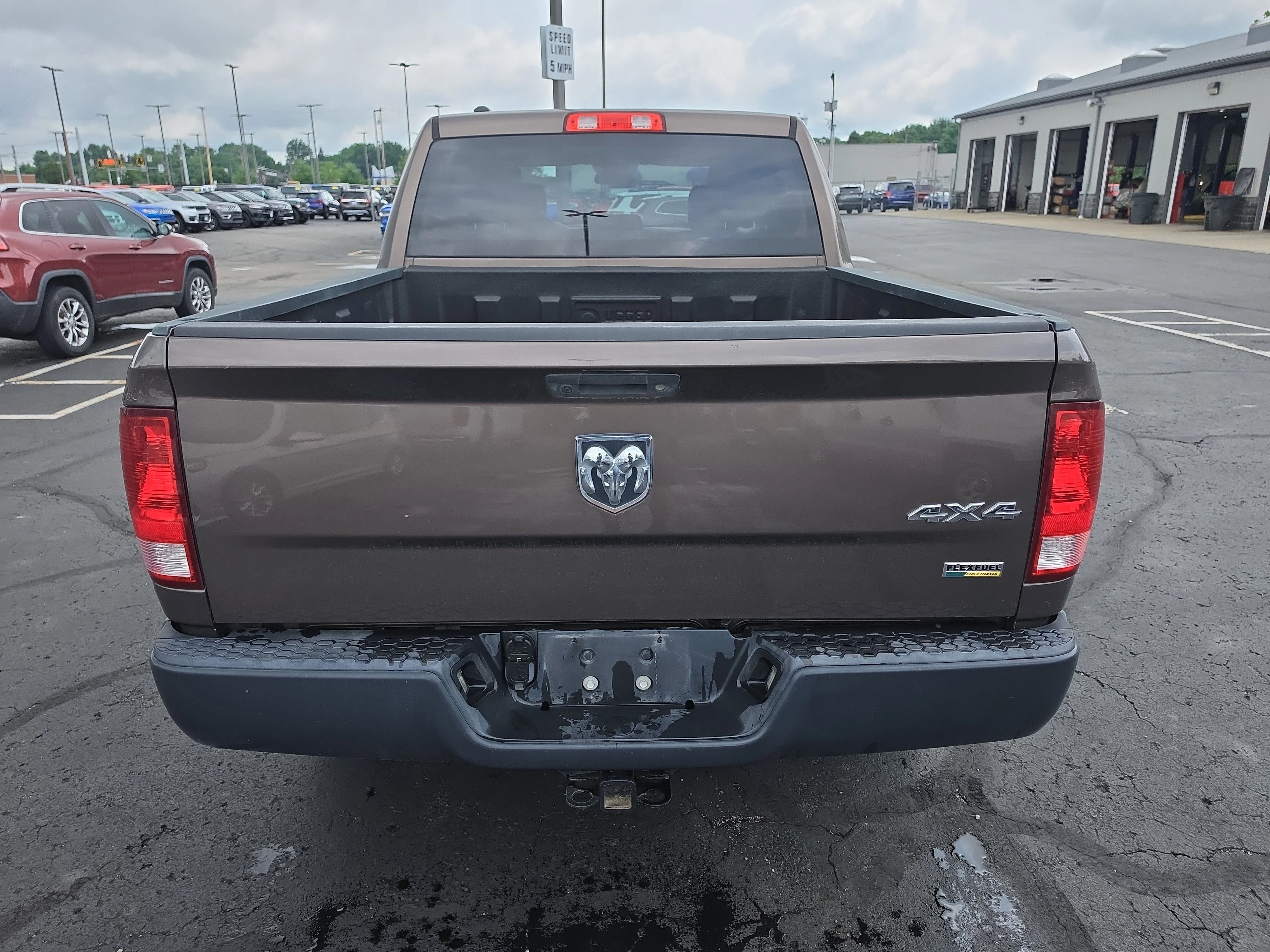Used 2018 RV Match Walnut Brown Metallic Clearcoat Ram Tradesman image 4