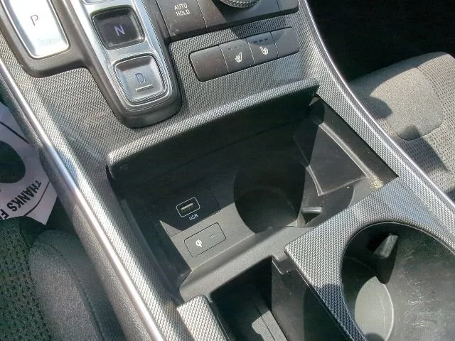 Used 2022  Hyundai SEL image 18