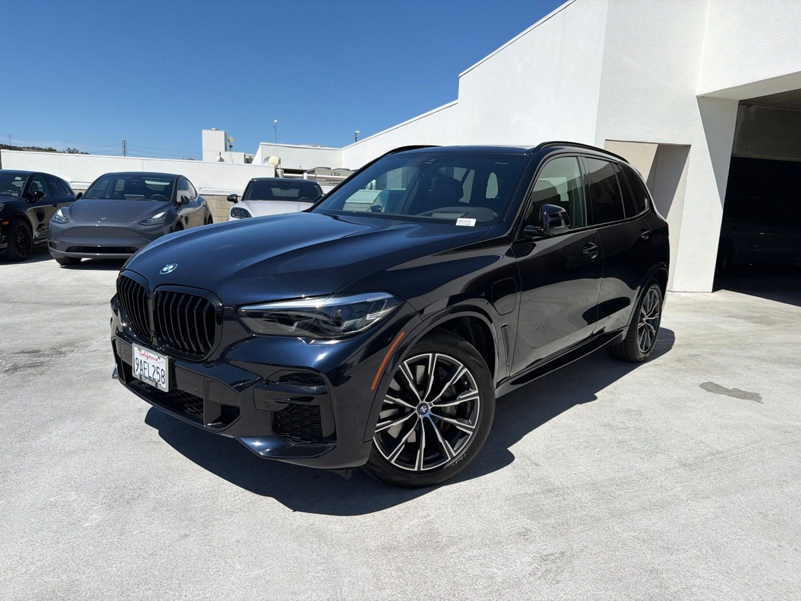 Certified Used 2022 Carbon Black Metallic BMW xDrive45e image 3