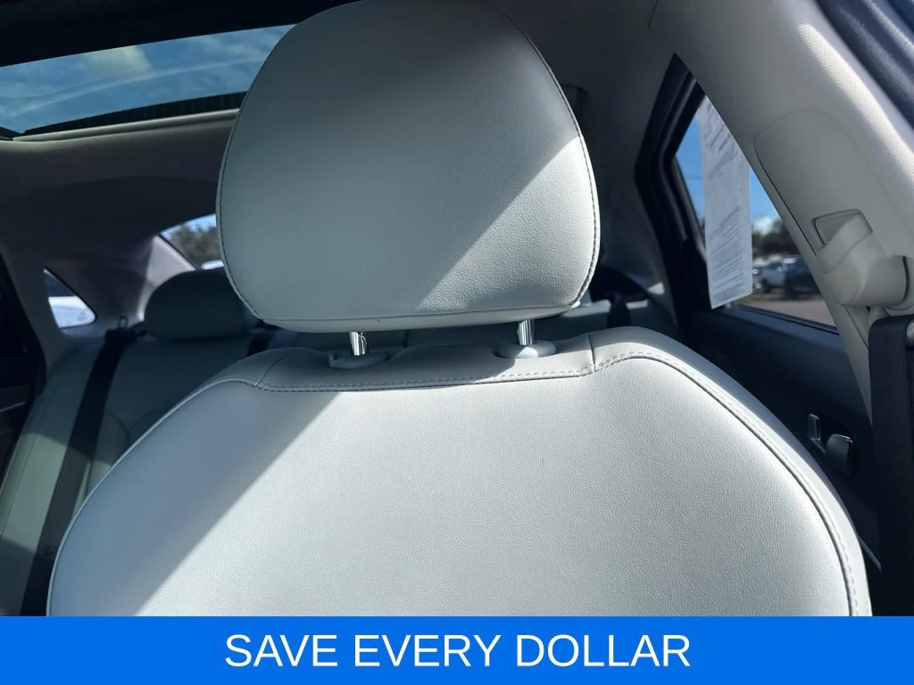 Used 2021 White Kia EX image 10