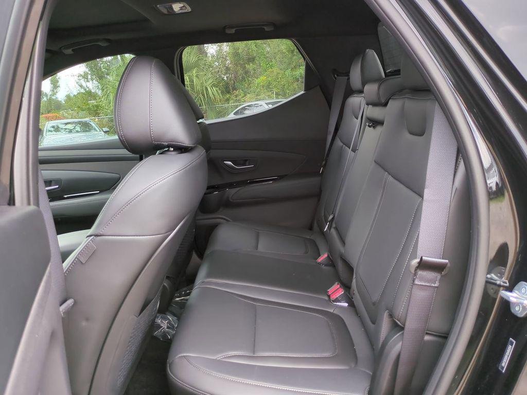 2025 Hyundai Santa Cruz Limited - Photo 13