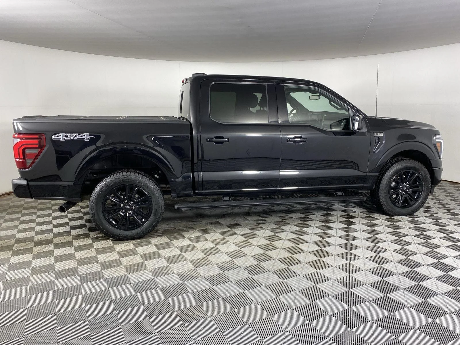 Used 2024 Agate Black Ford Platinum image 15
