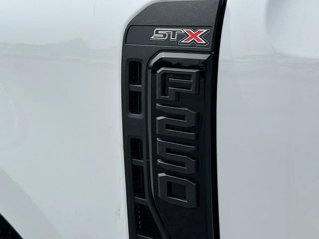 New 2026 Oxford White Ford XL image 17