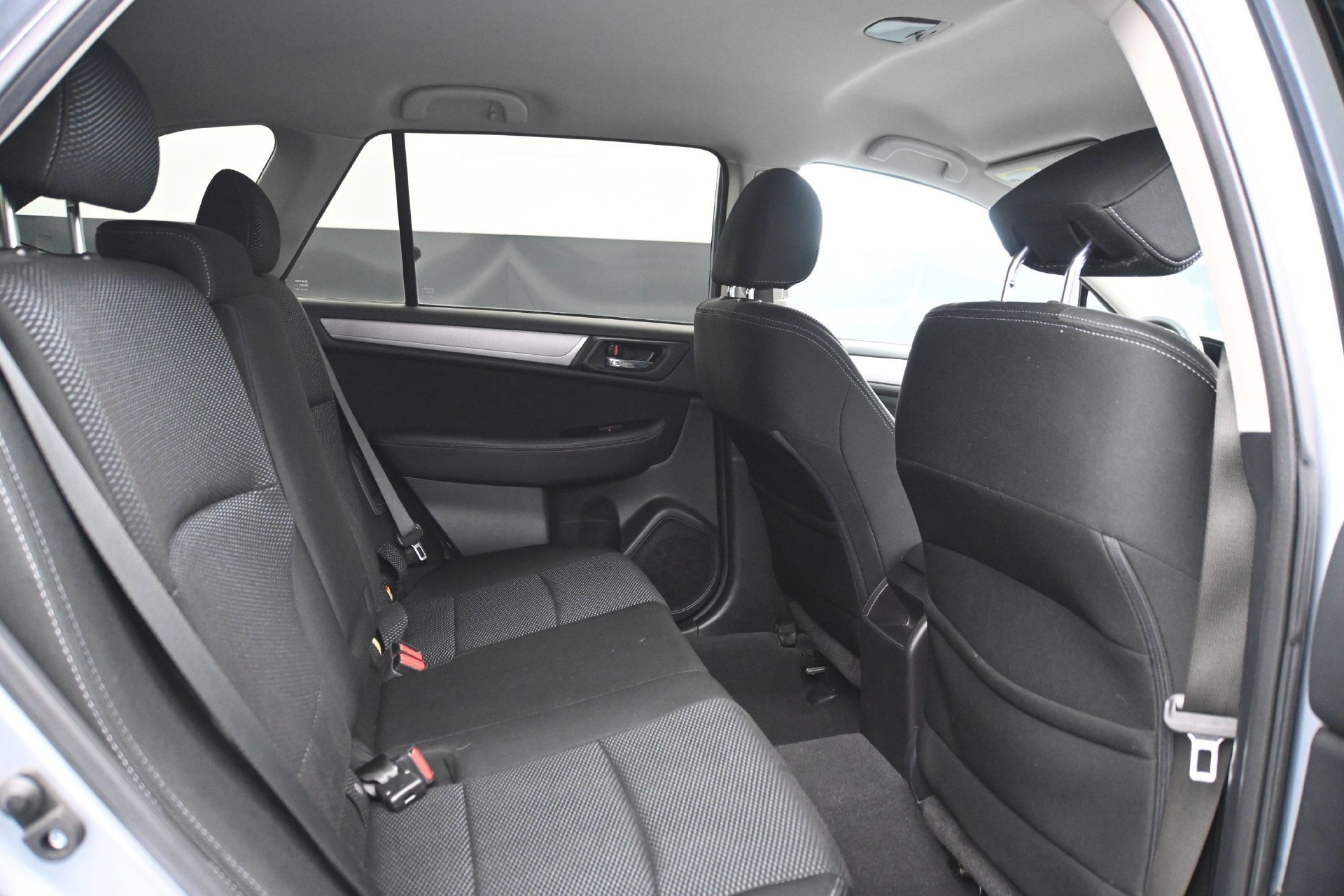 Used 2015 Ice Silver Metallic Subaru 2.5i Premium image 14