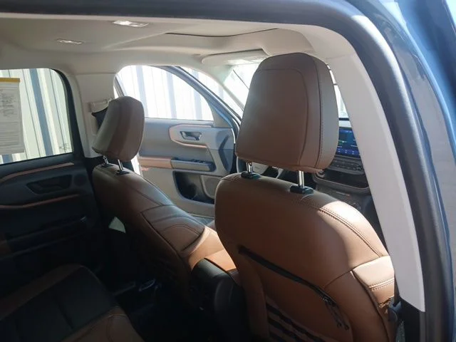 Used 2022 Blue Ford Badlands image 30