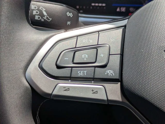 New 2026 Black Volkswagen 1.5T SE image 25